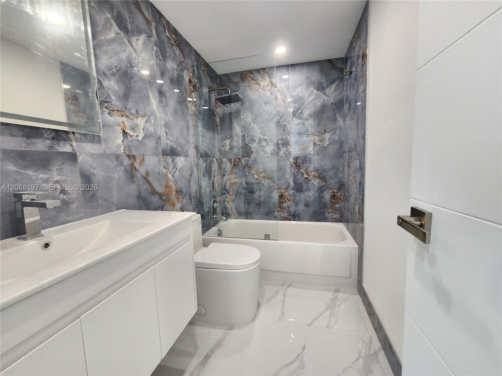 3505 S Ocean Drive 716 Property Photo 22
