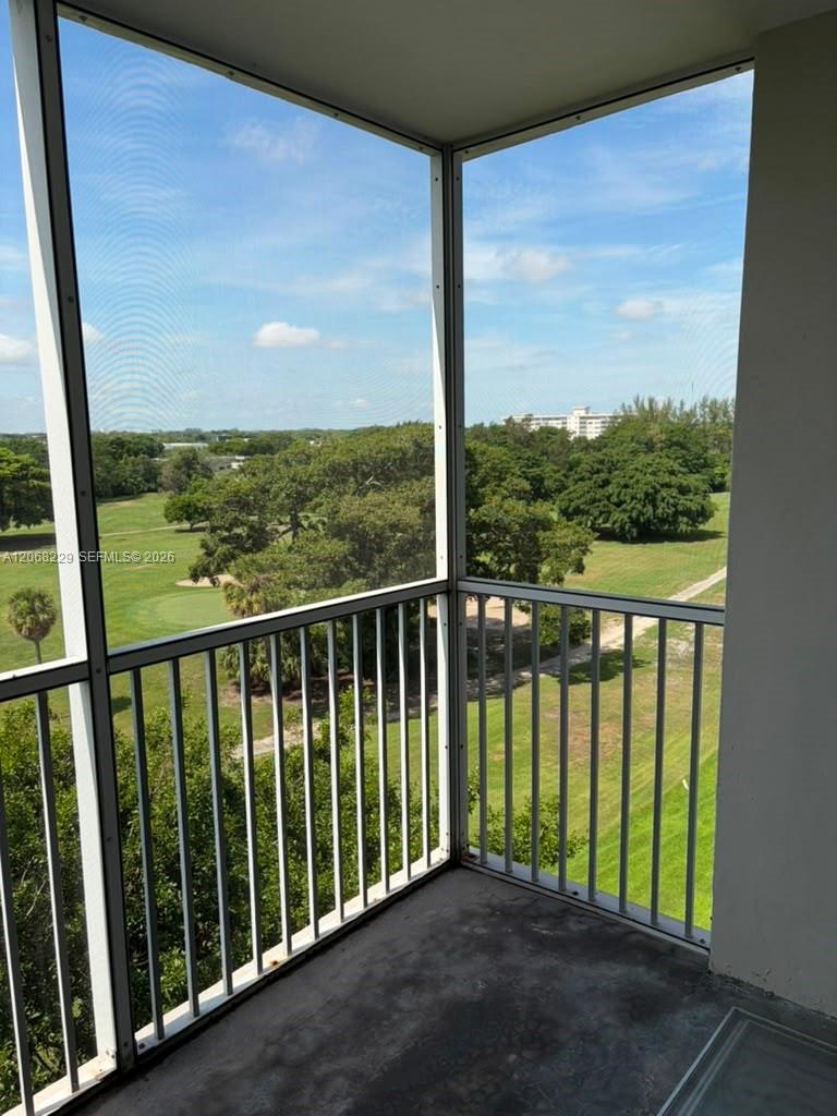 3050 N Palm Aire Drive 707 Property Photo 1