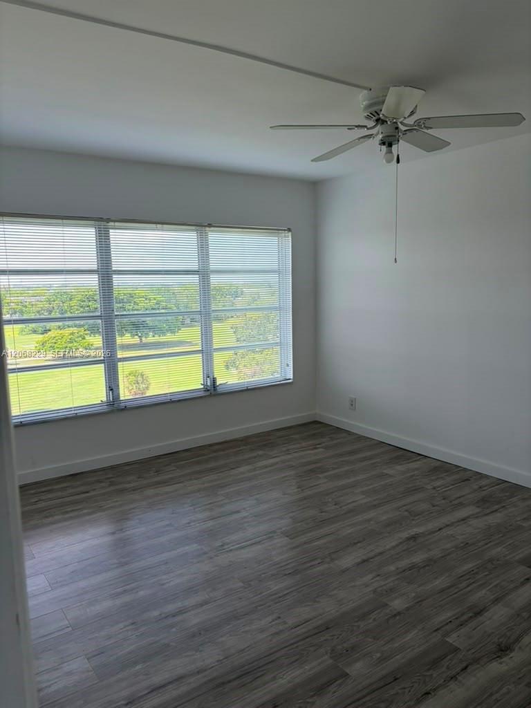 3050 N Palm Aire Drive 707 Property Photo 7
