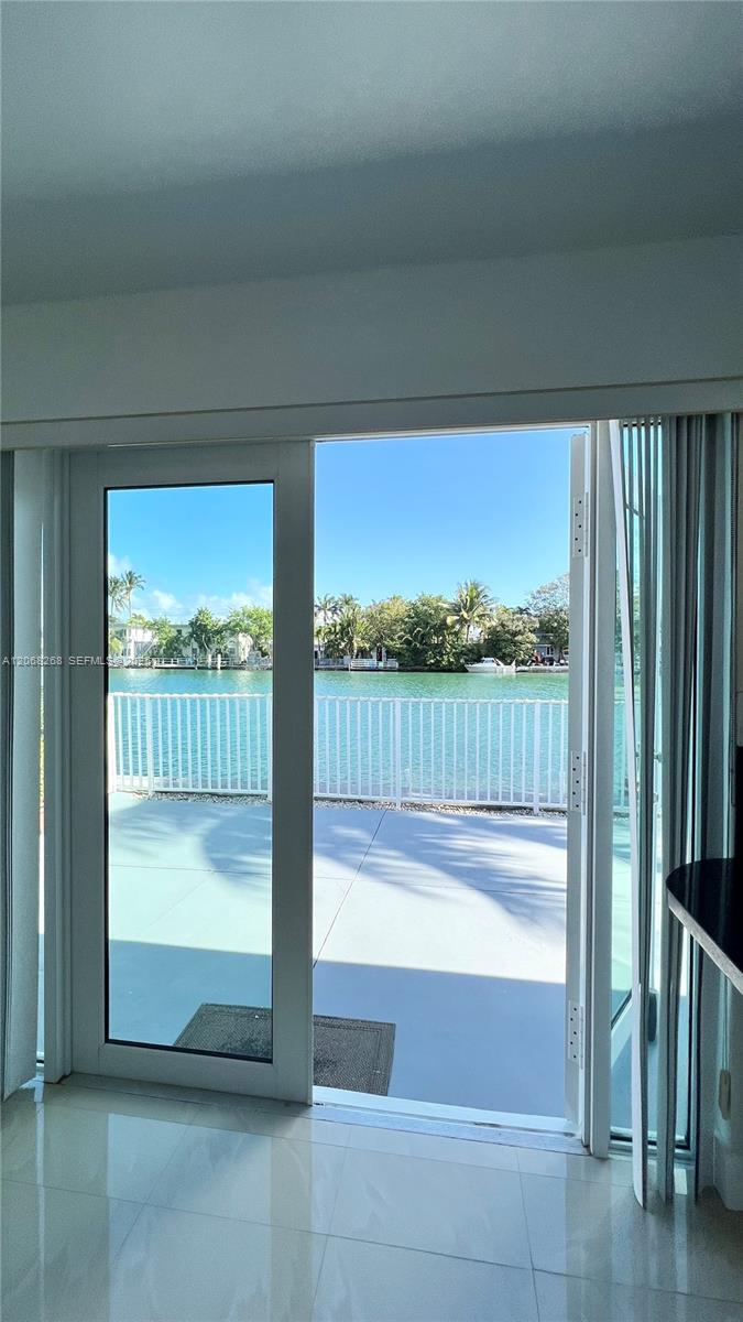 8227 Crespi Boulevard 4 Property Photo 1