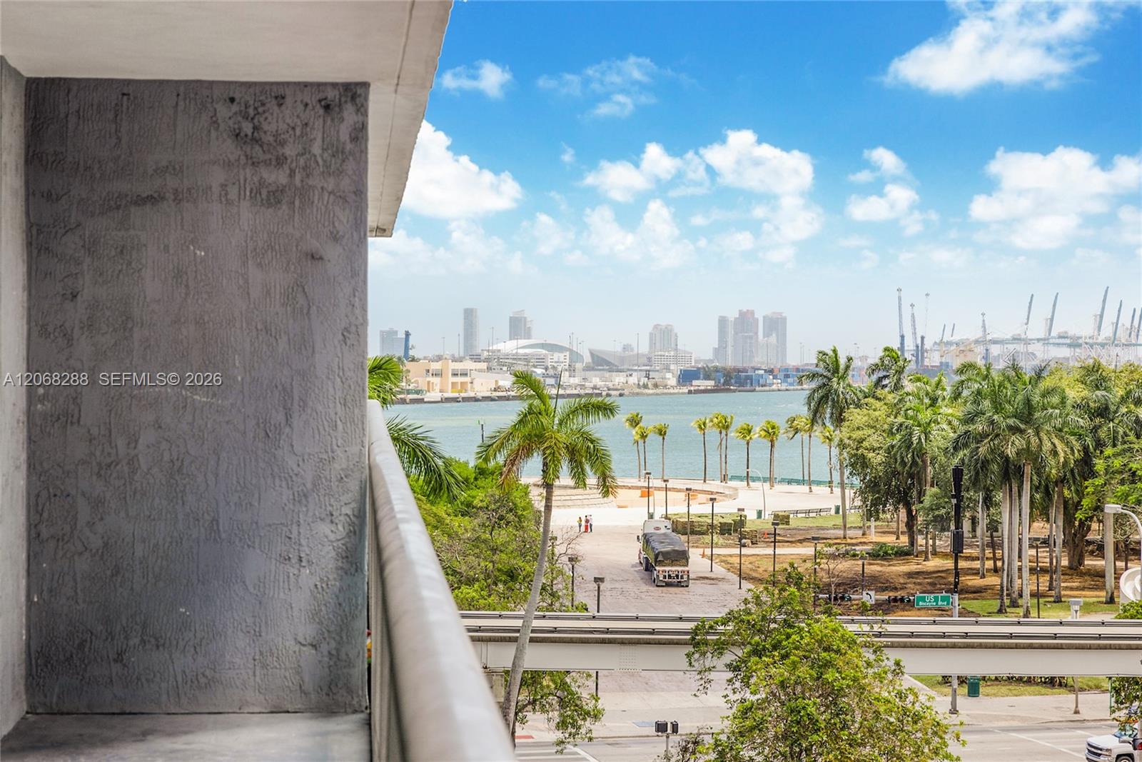50 Biscayne Boulevard 514 Property Photo 12