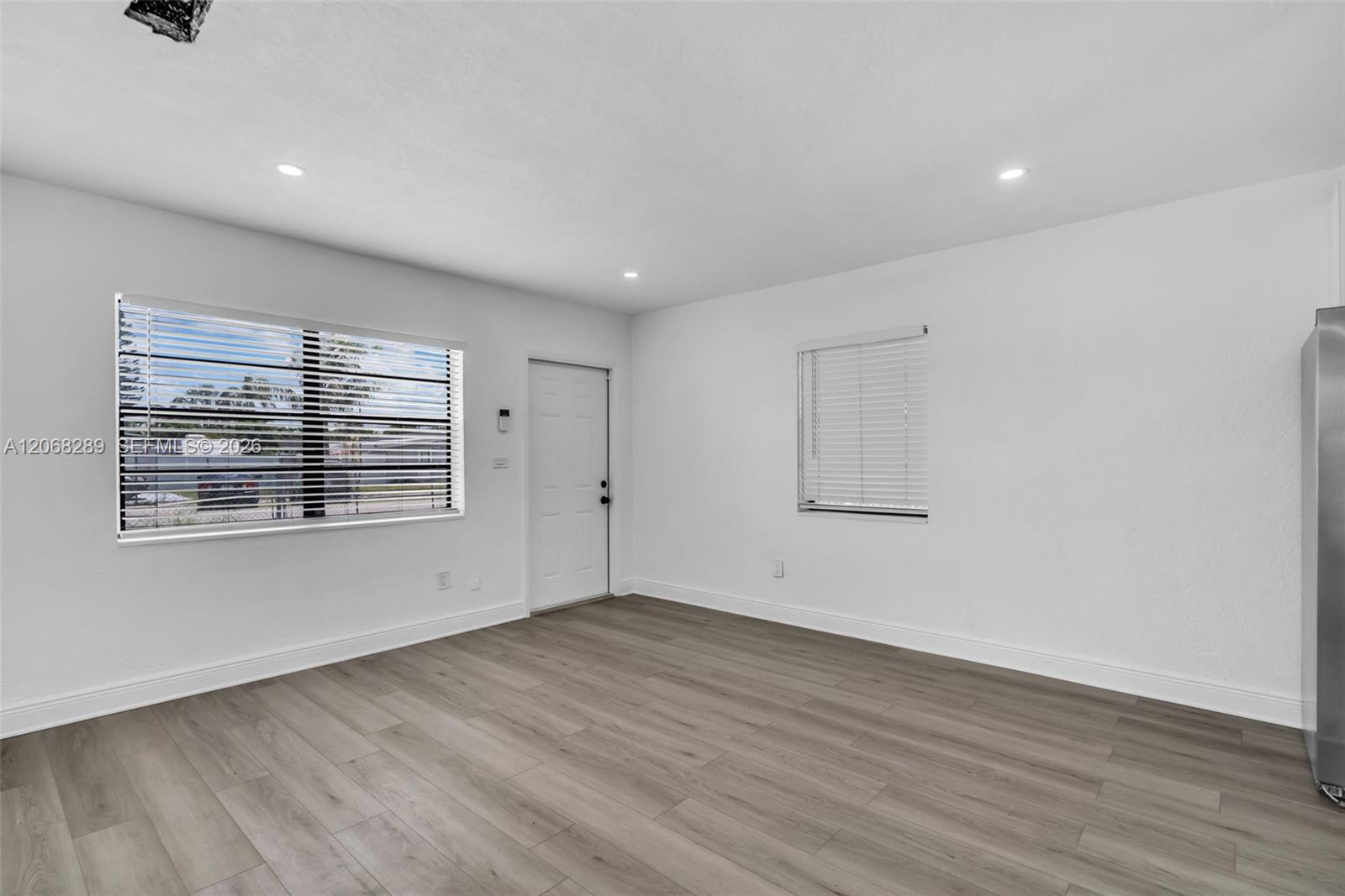 A12068289 Property Photo 7