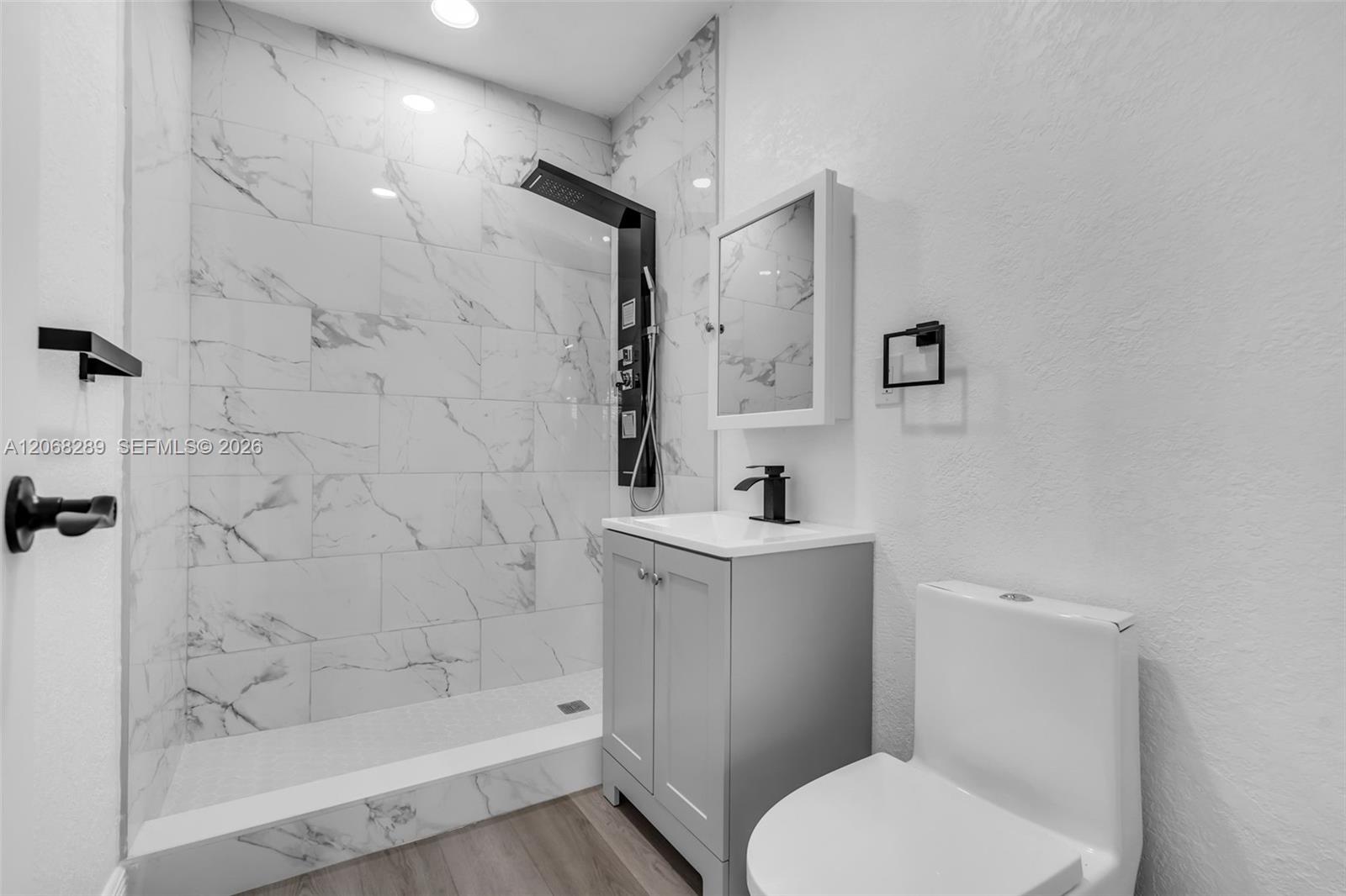 A12068289 Property Photo 11