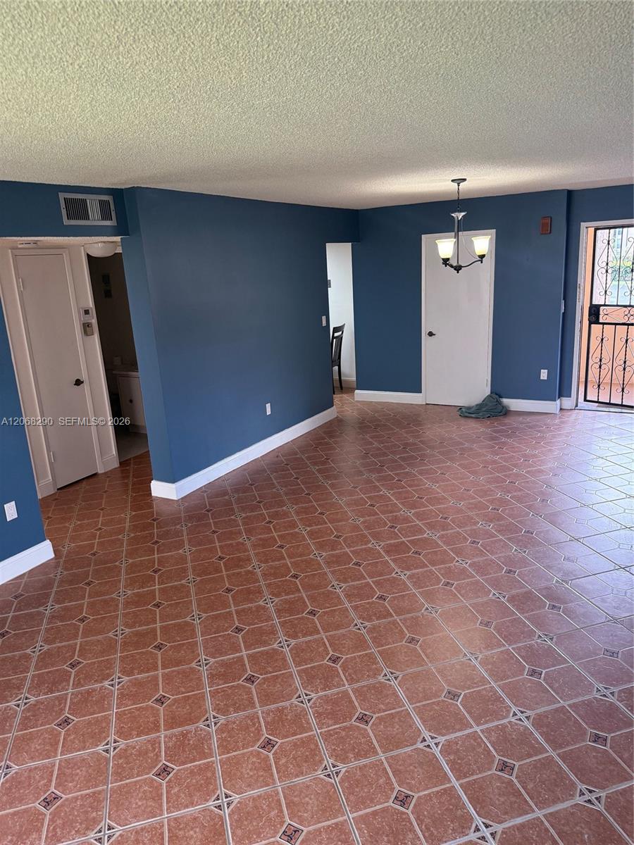 702 NW 87th Avenue 213 Property Photo 1