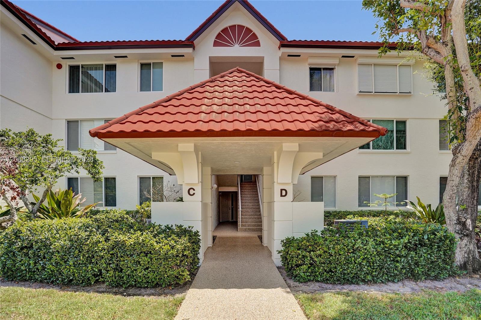 102 Half Moon Circle C3 Property Photo 1