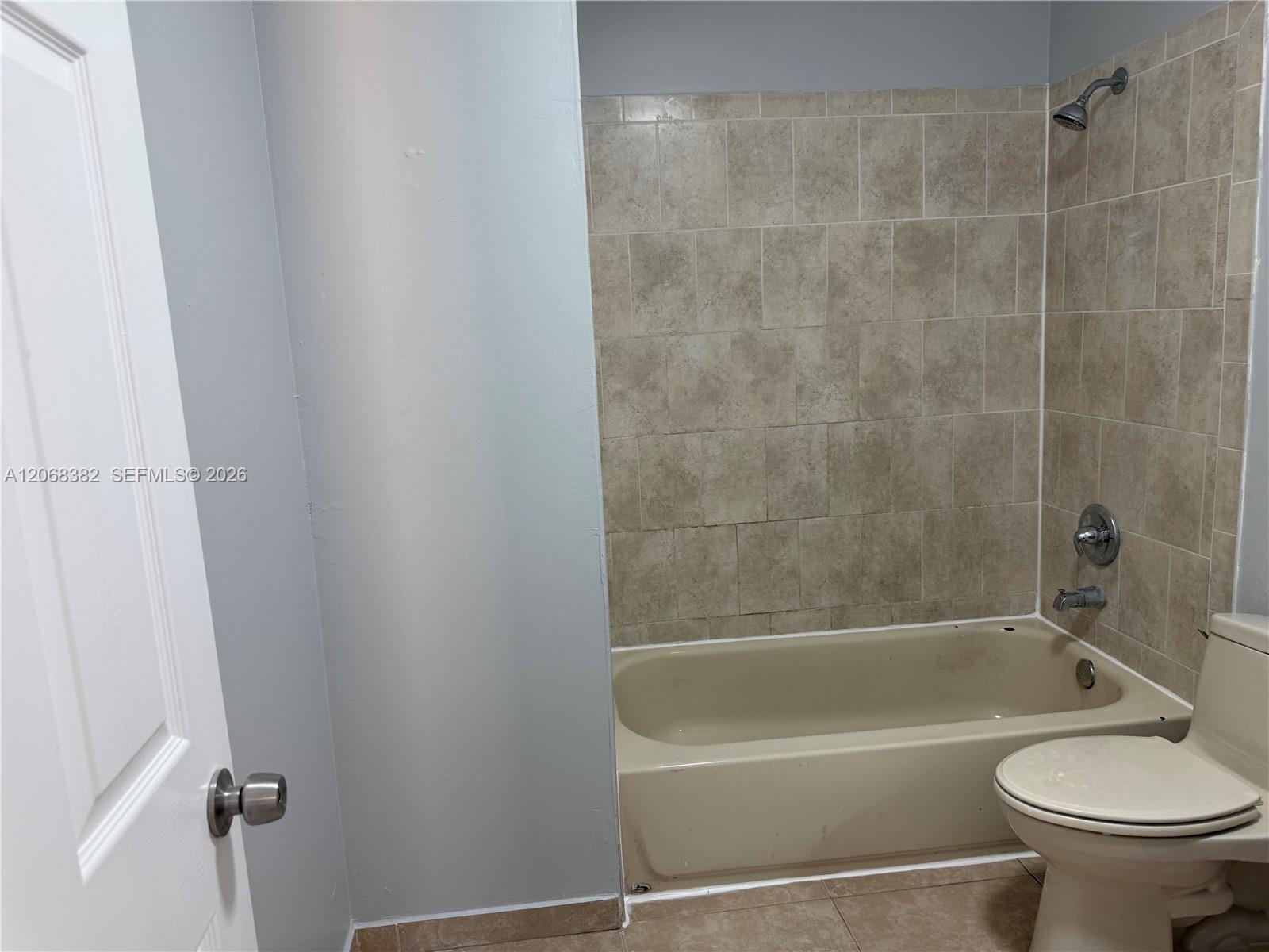 A12068382 Property Photo 8