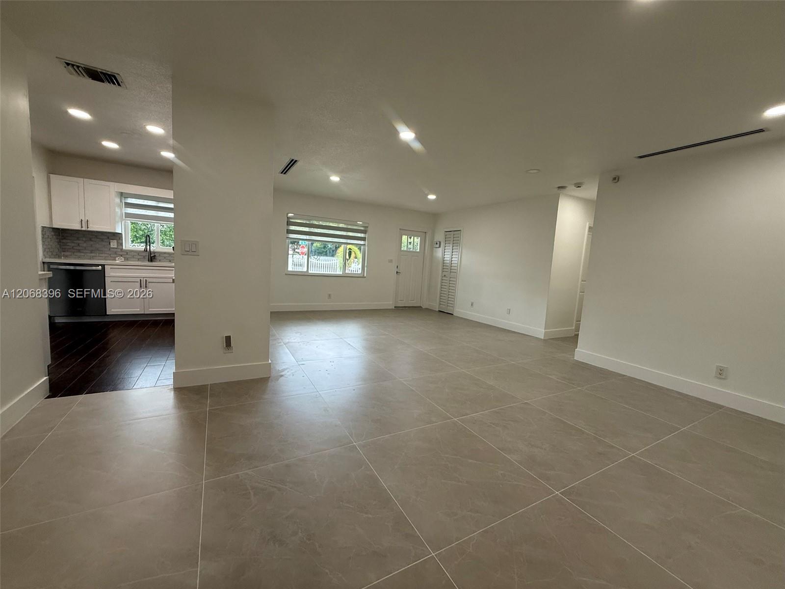 A12068396 Property Photo 4