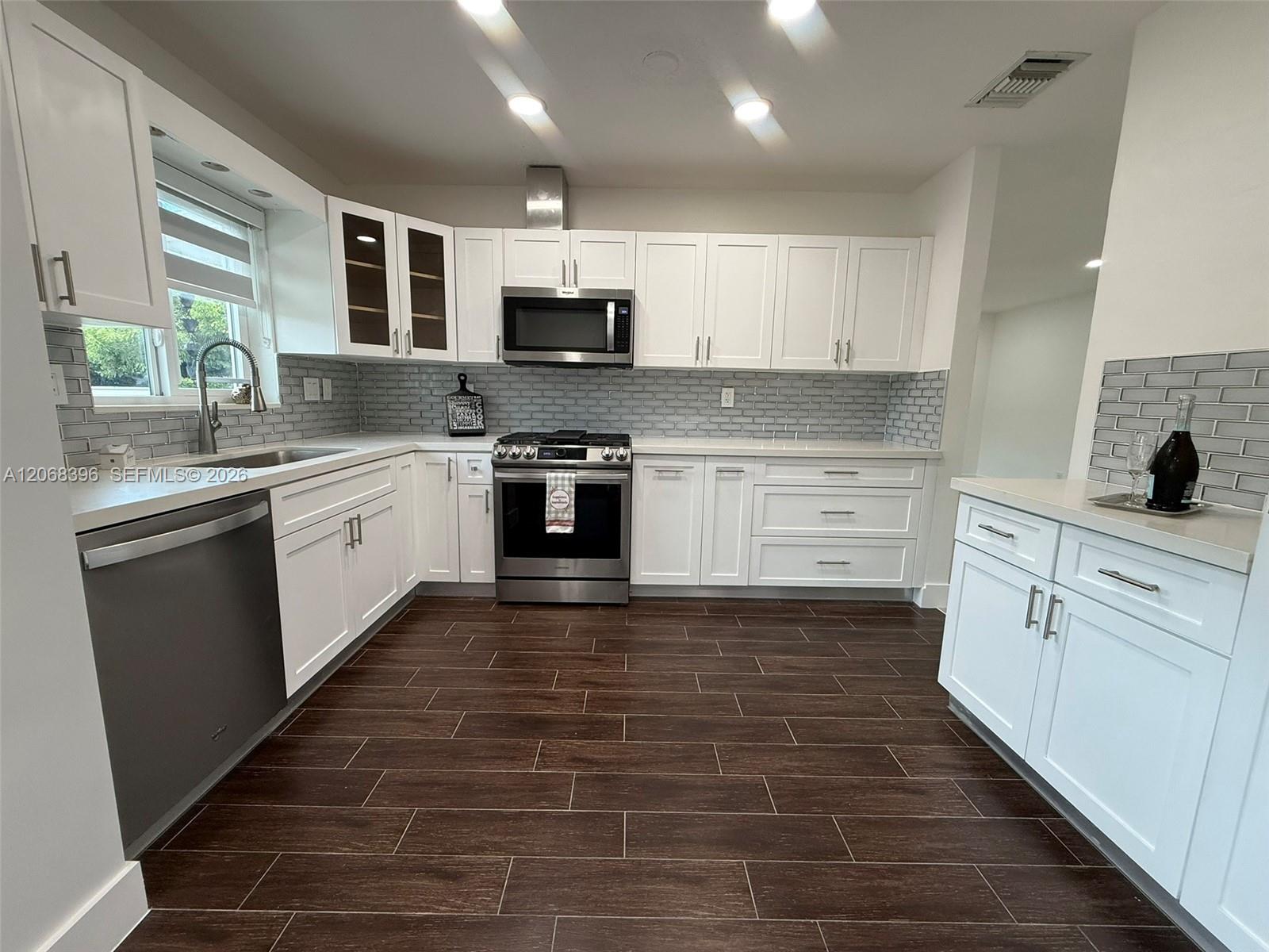A12068396 Property Photo 5