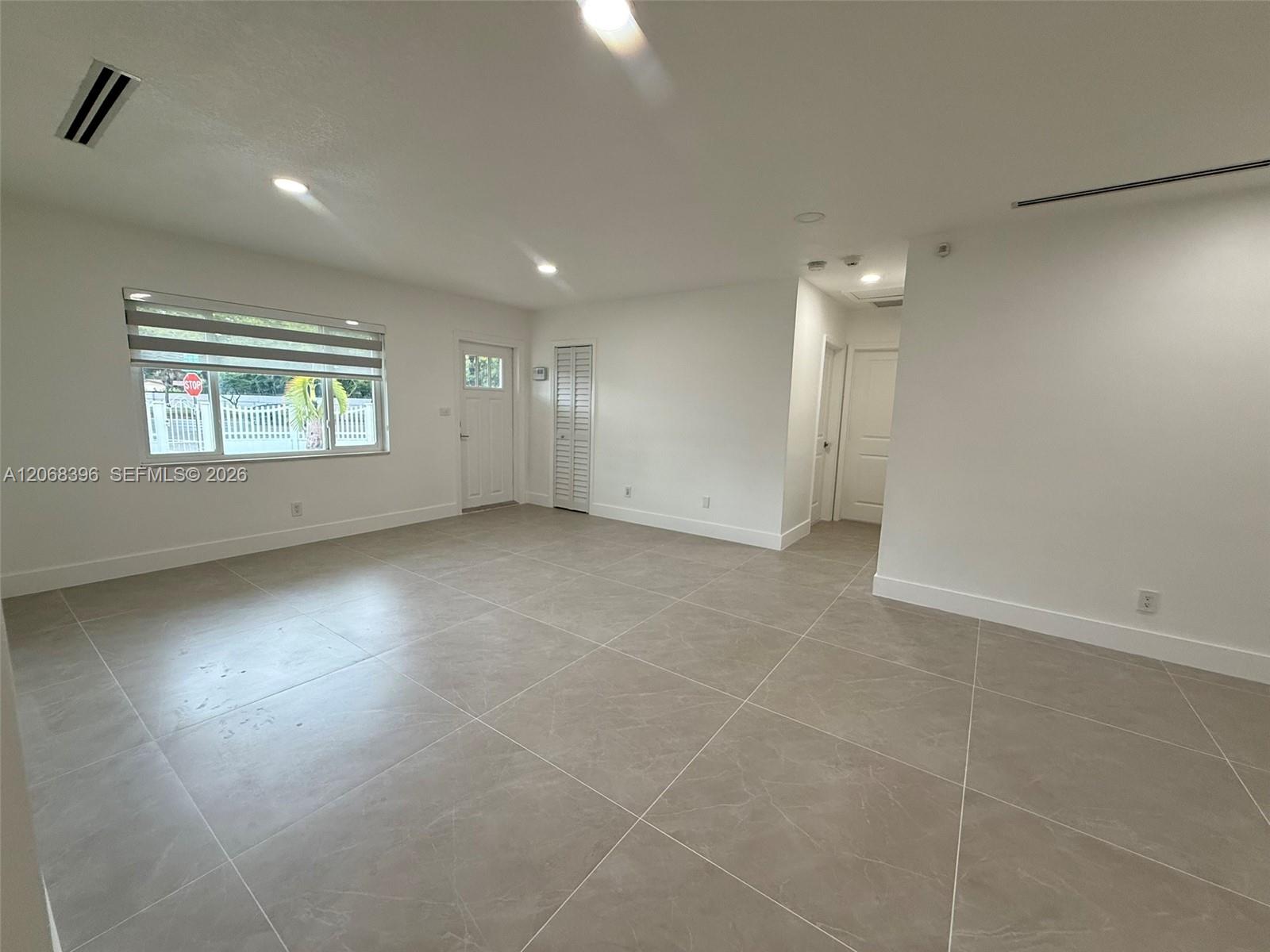A12068396 Property Photo 12