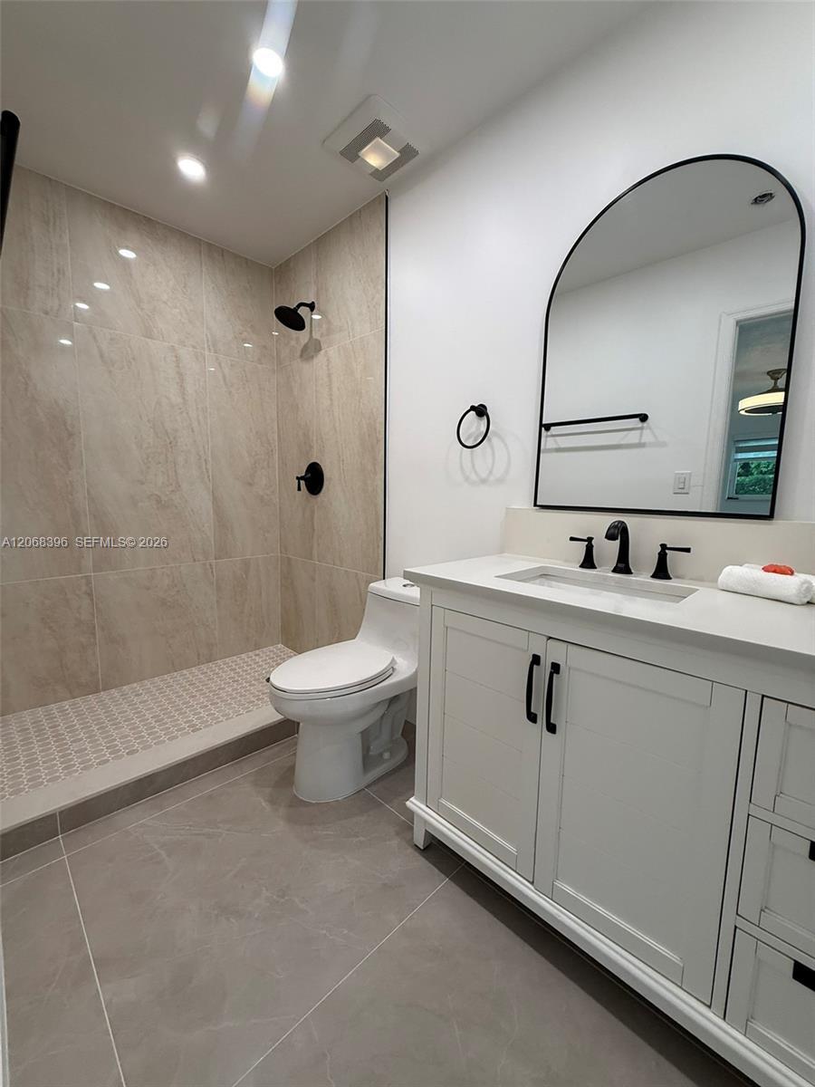 A12068396 Property Photo 14