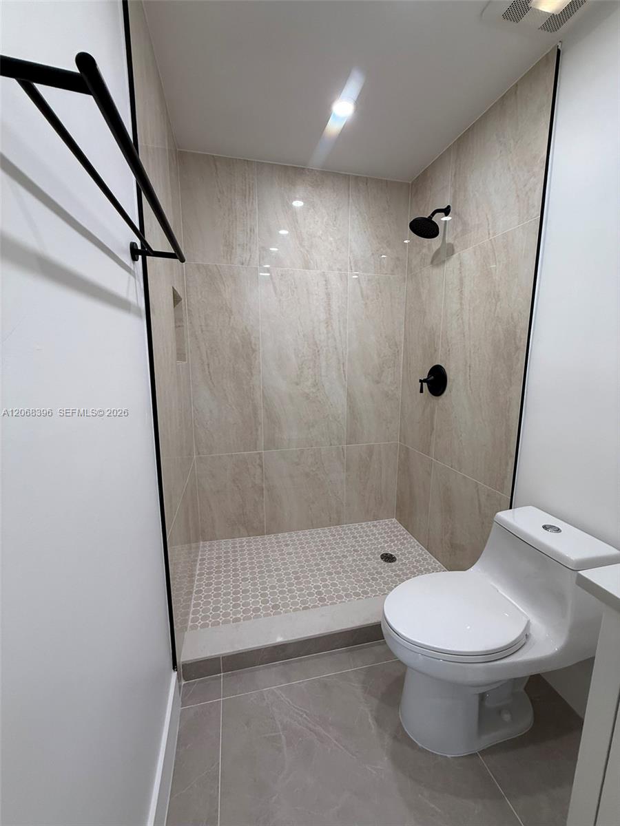 A12068396 Property Photo 16