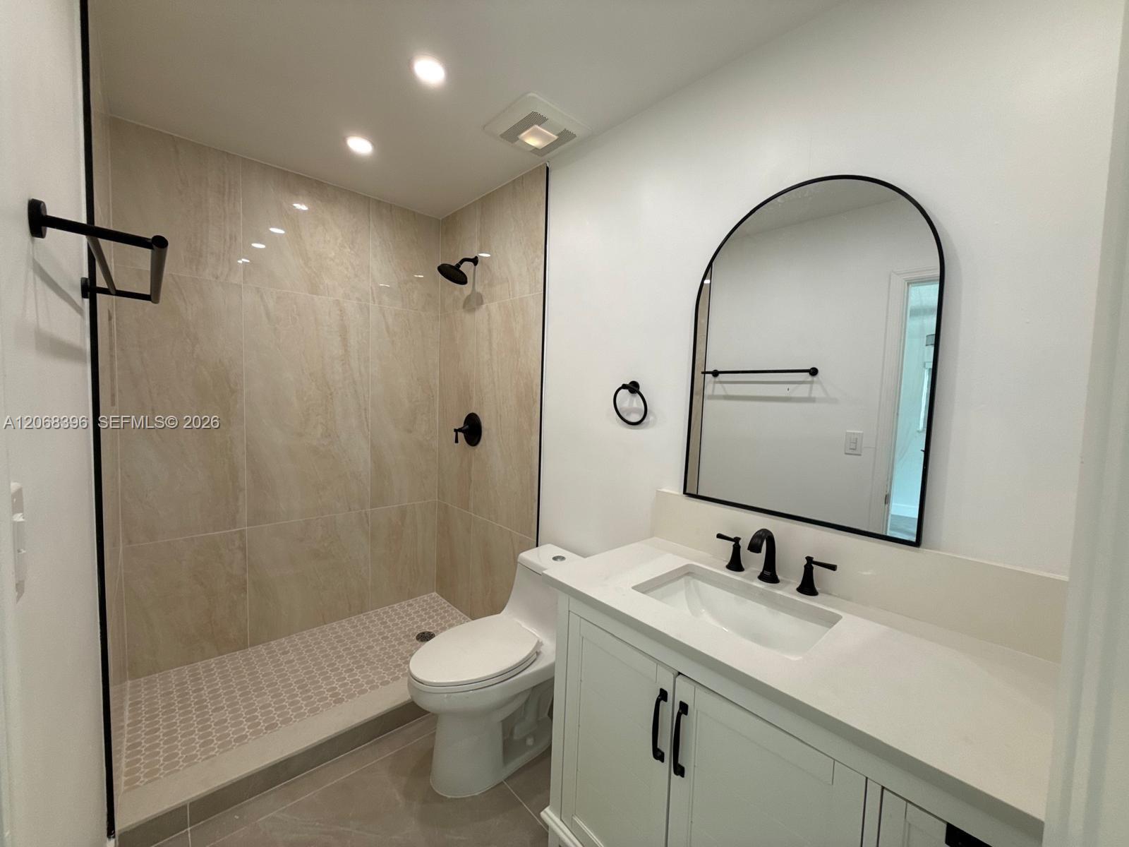A12068396 Property Photo 17