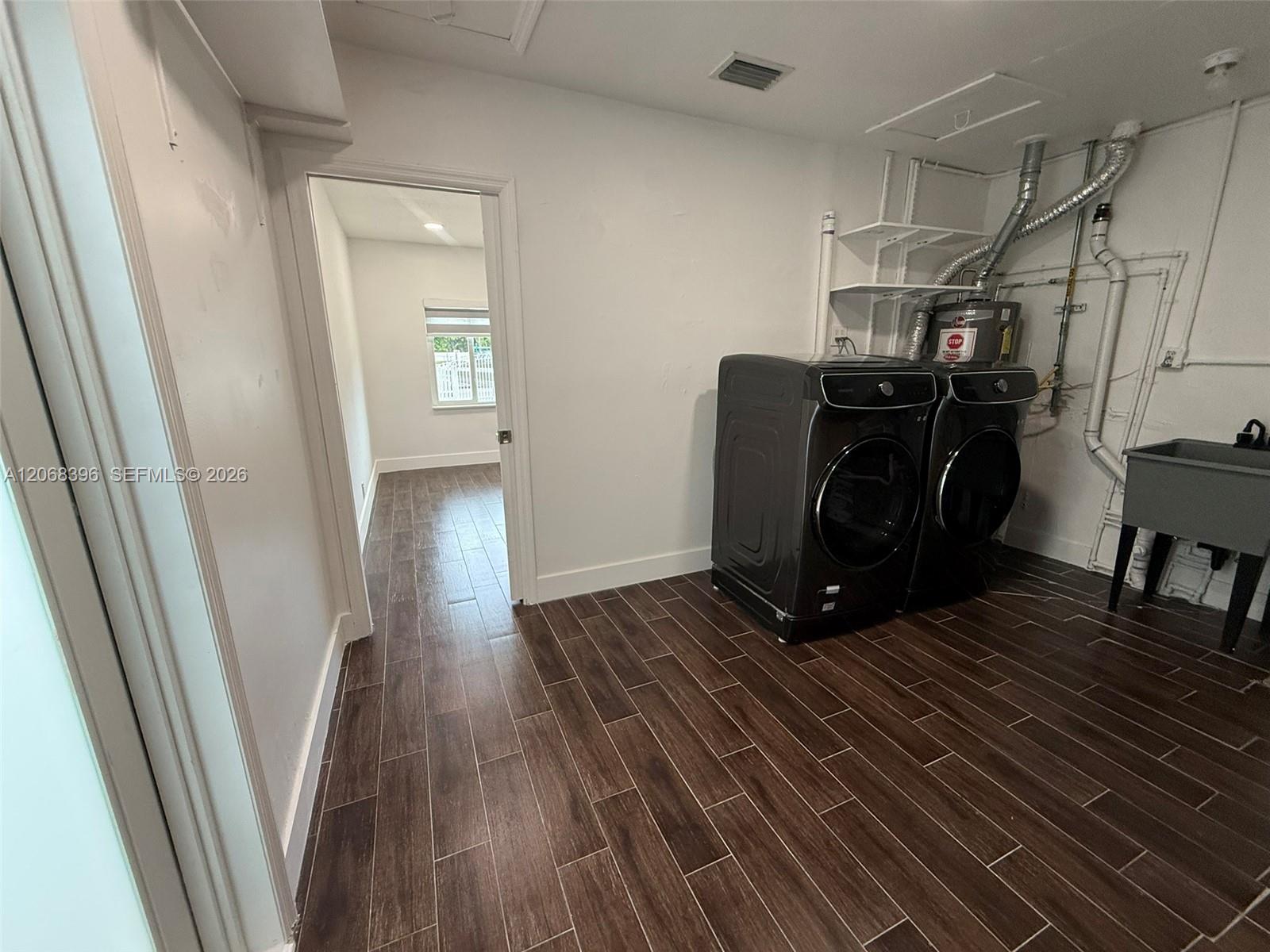 A12068396 Property Photo 34