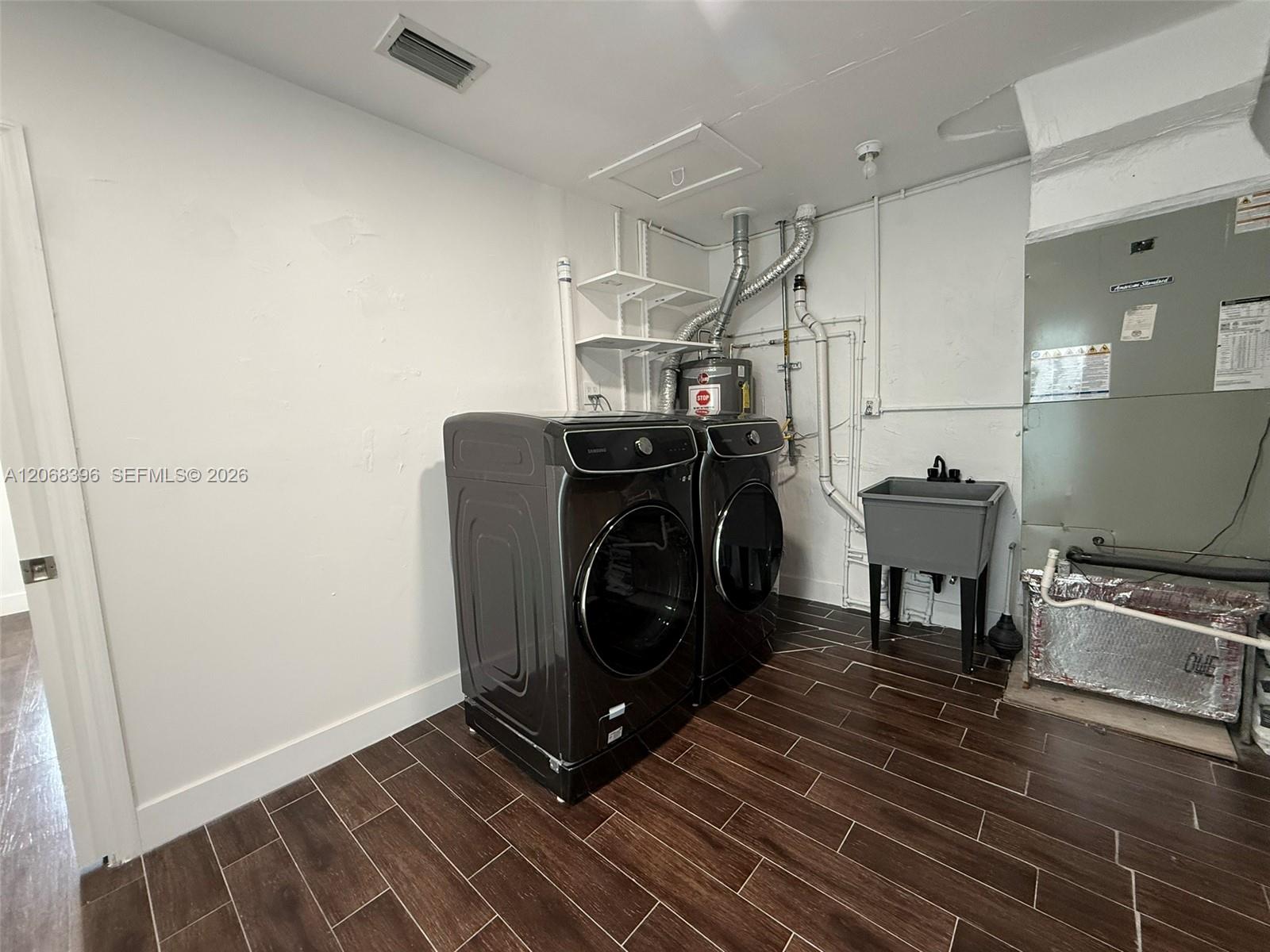 A12068396 Property Photo 37