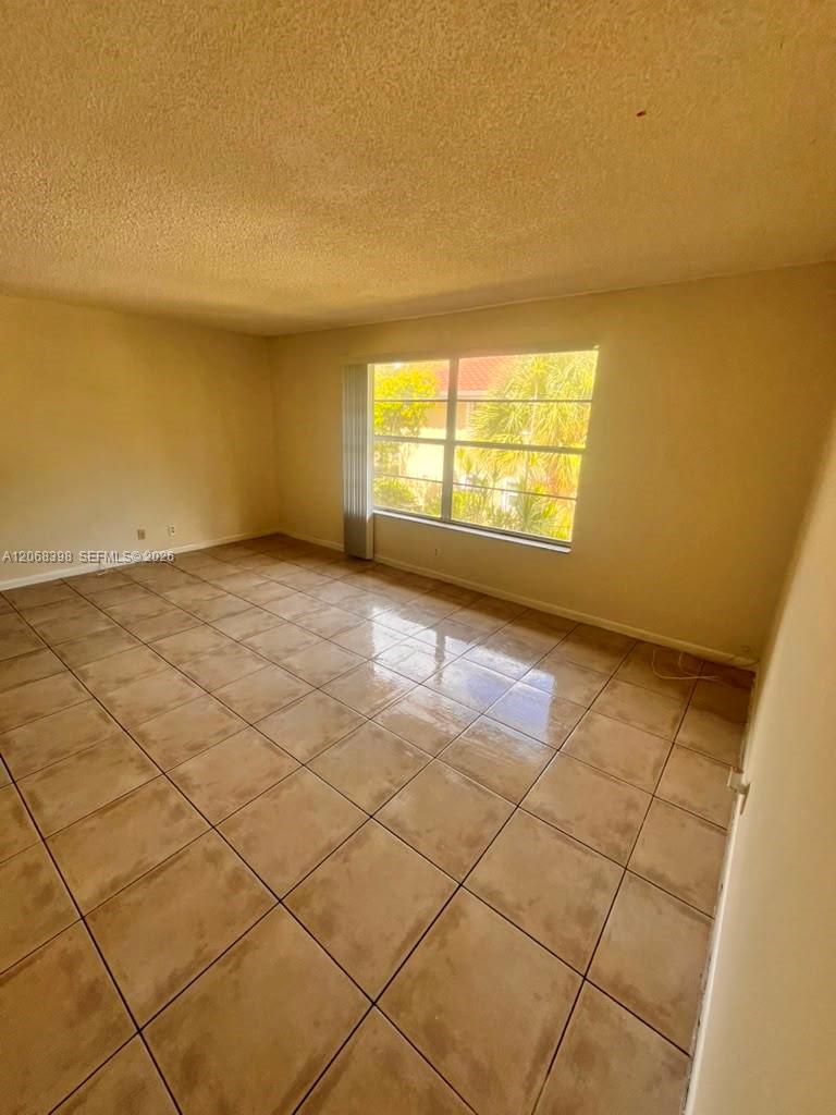 8704 Nw 35th Street 202 Property Photo 2