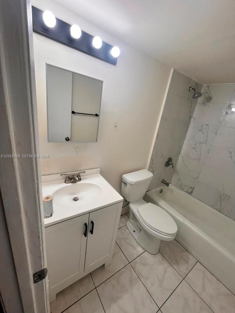 8704 Nw 35th Street 202 Property Photo 6