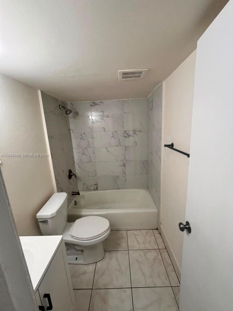 8704 Nw 35th Street 202 Property Photo 8