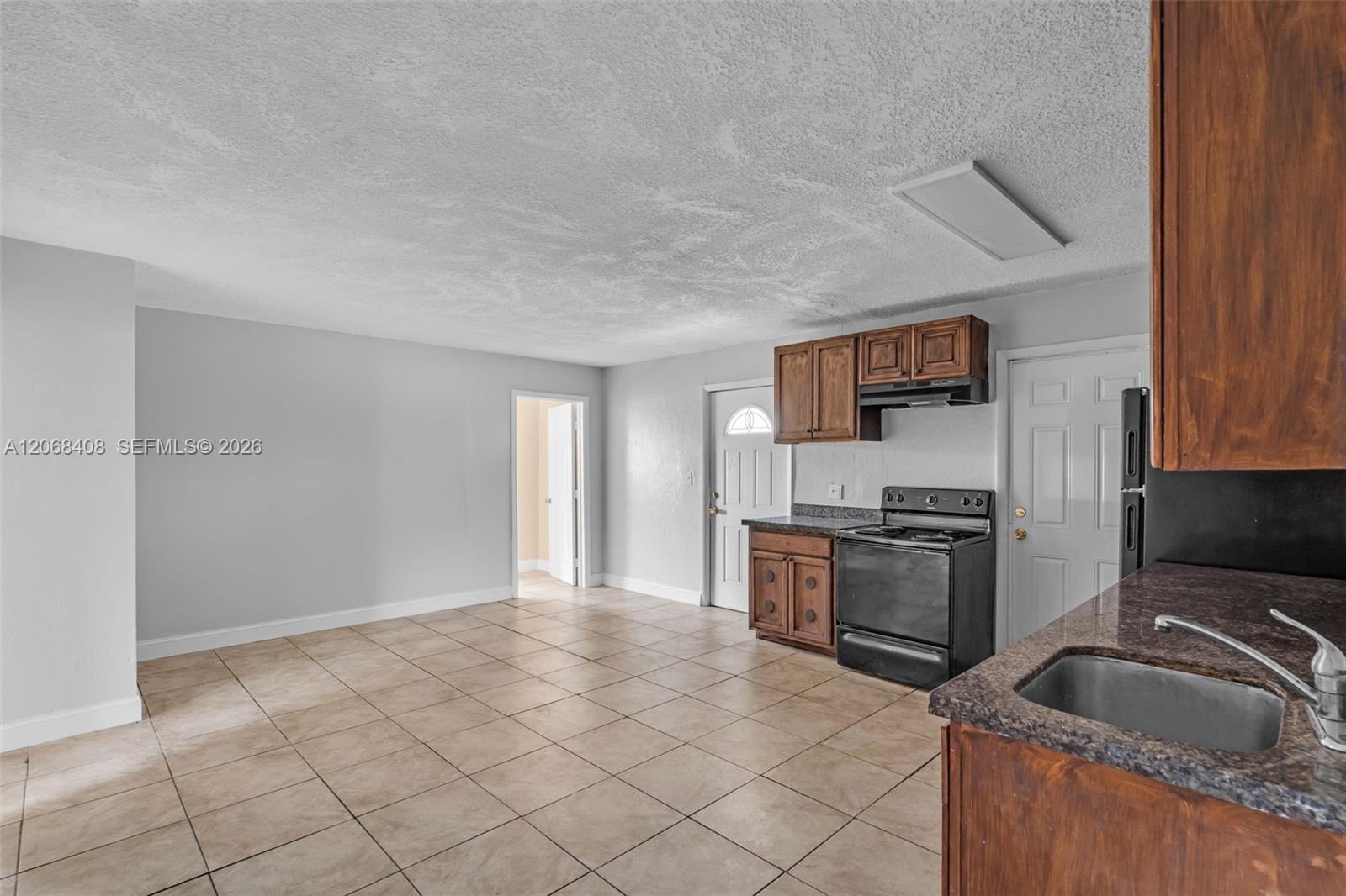 624 Sw 16th Avenue C Property Photo 3