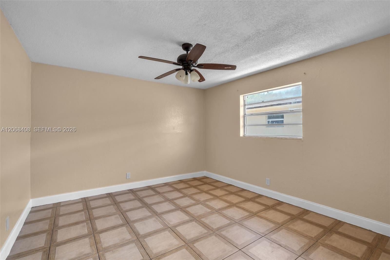 624 Sw 16th Avenue C Property Photo 5