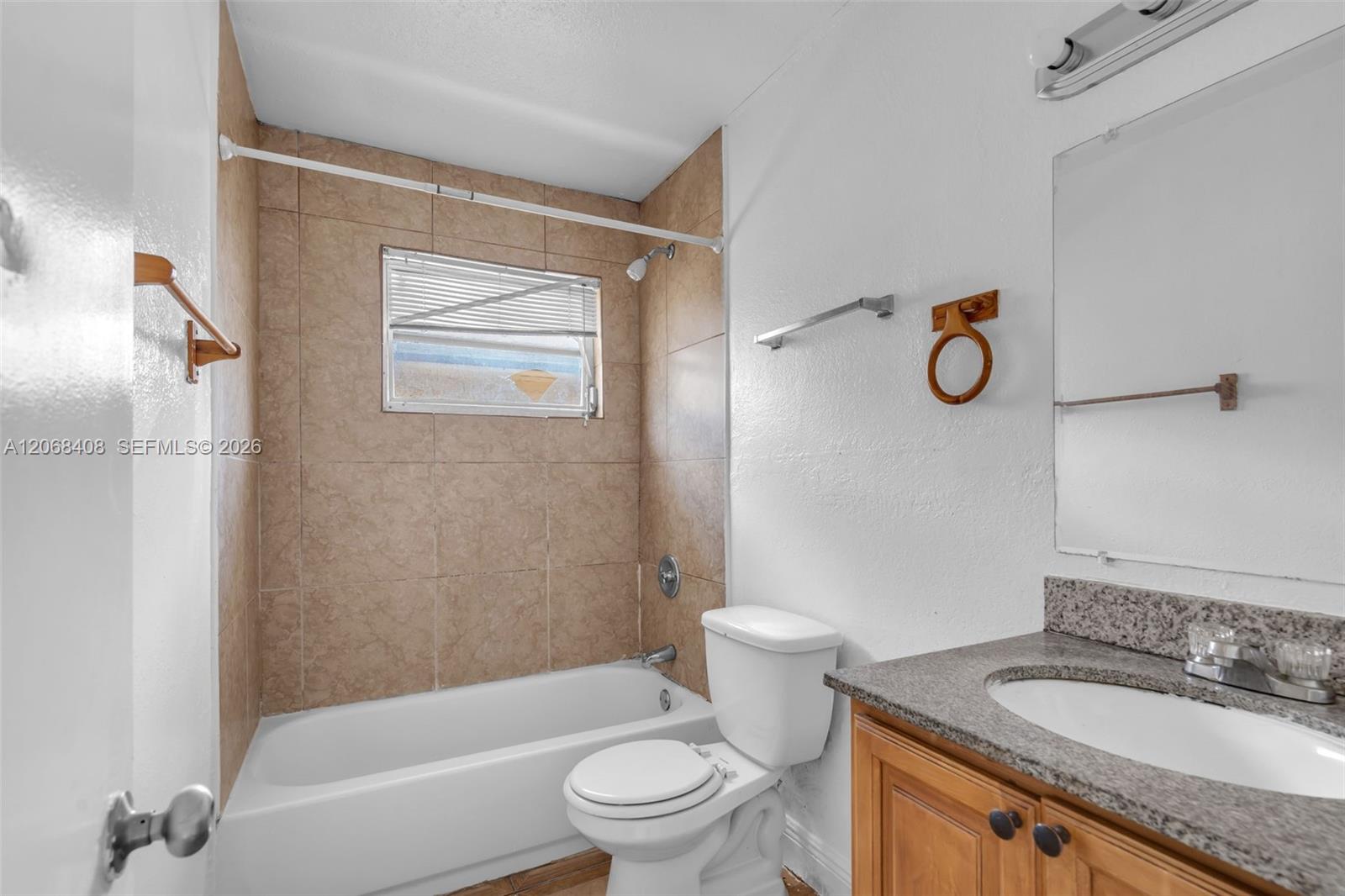 624 Sw 16th Avenue C Property Photo 8