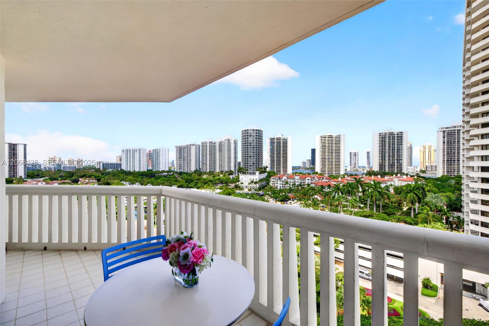 1000 Island Boulevard 1204 Property Photo 18