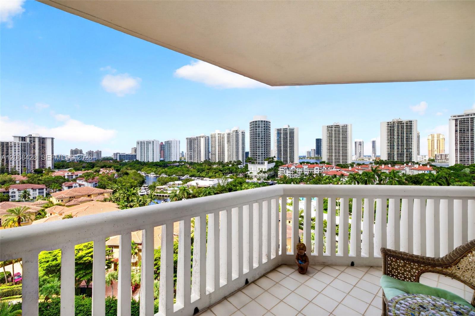 1000 Island Boulevard 1204 Property Photo 19