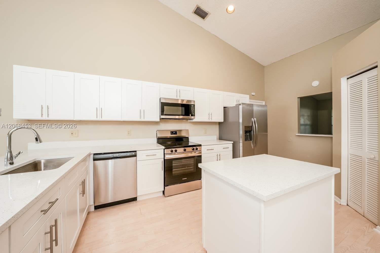 A12068453 Property Photo 4