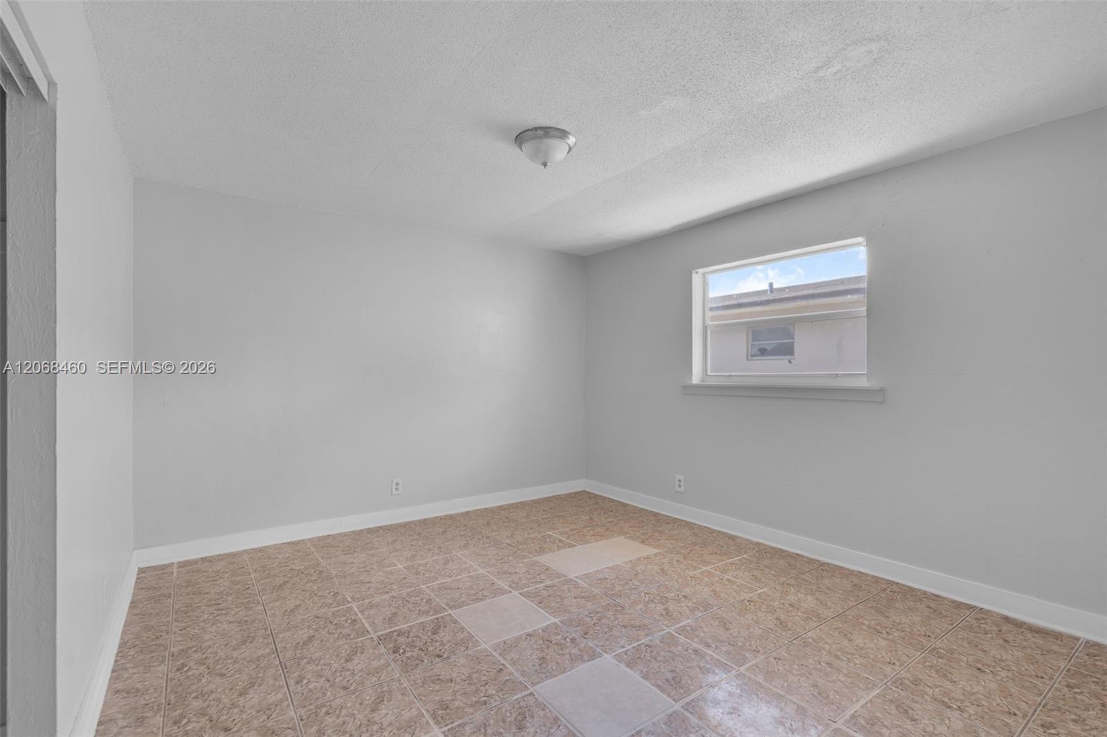 632 Sw 16th Avenue D Property Photo 4