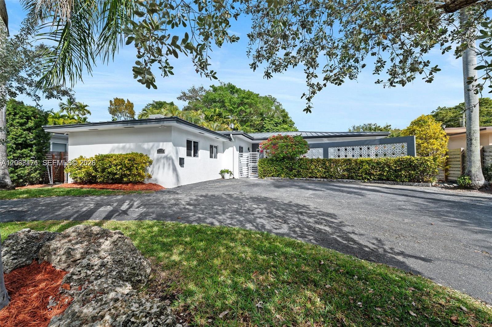 218 S Shore Drive S Property Photo 4