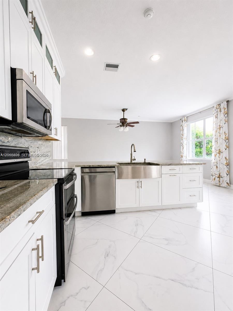 963 Falling Water Road Property Photo 3
