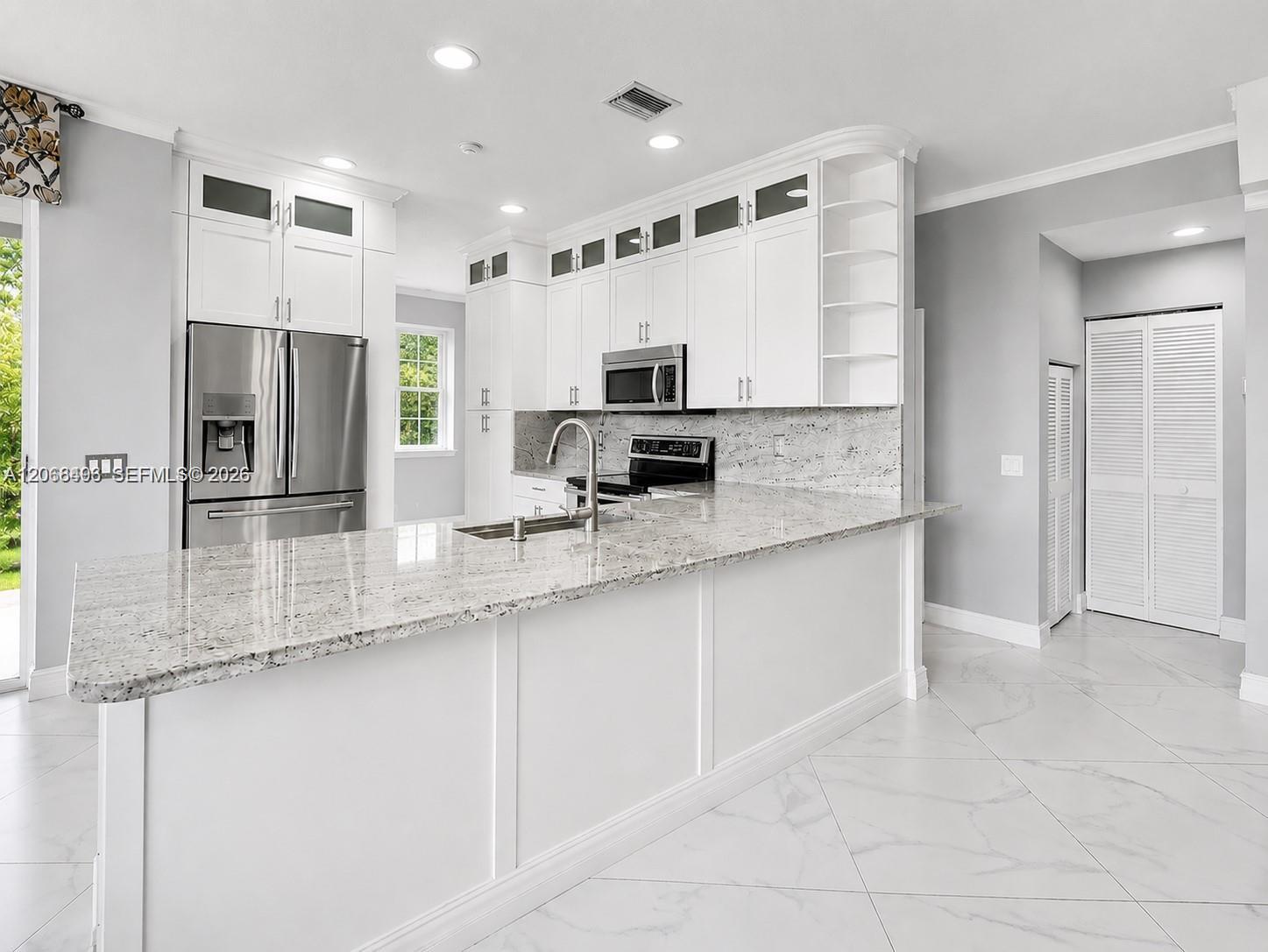 963 Falling Water Road Property Photo 4