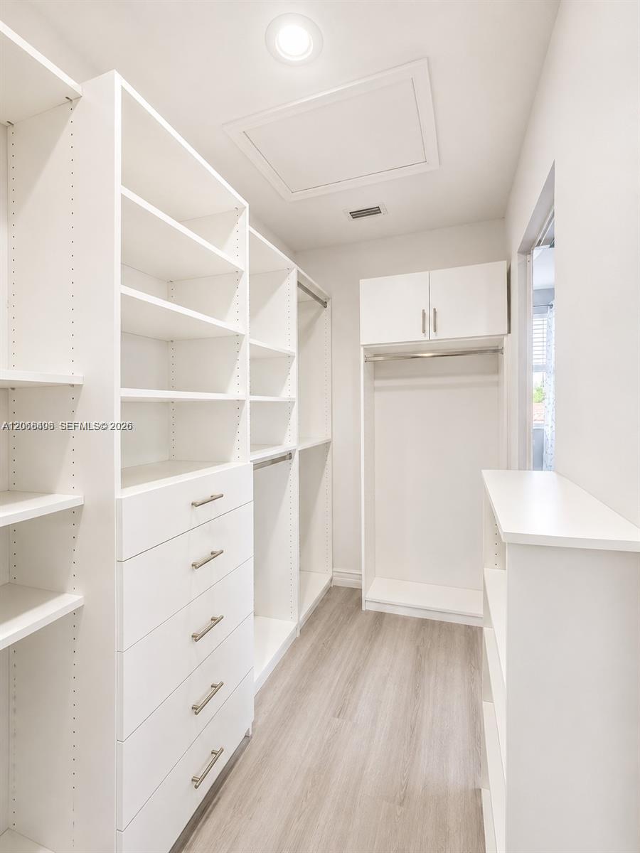 963 Falling Water Road Property Photo 13