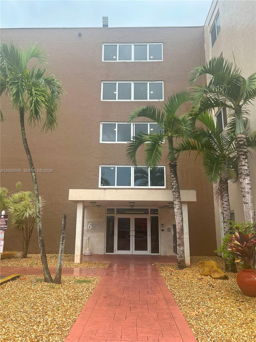 6950 Miami Gardens Drive 2-117A Property Photo 1