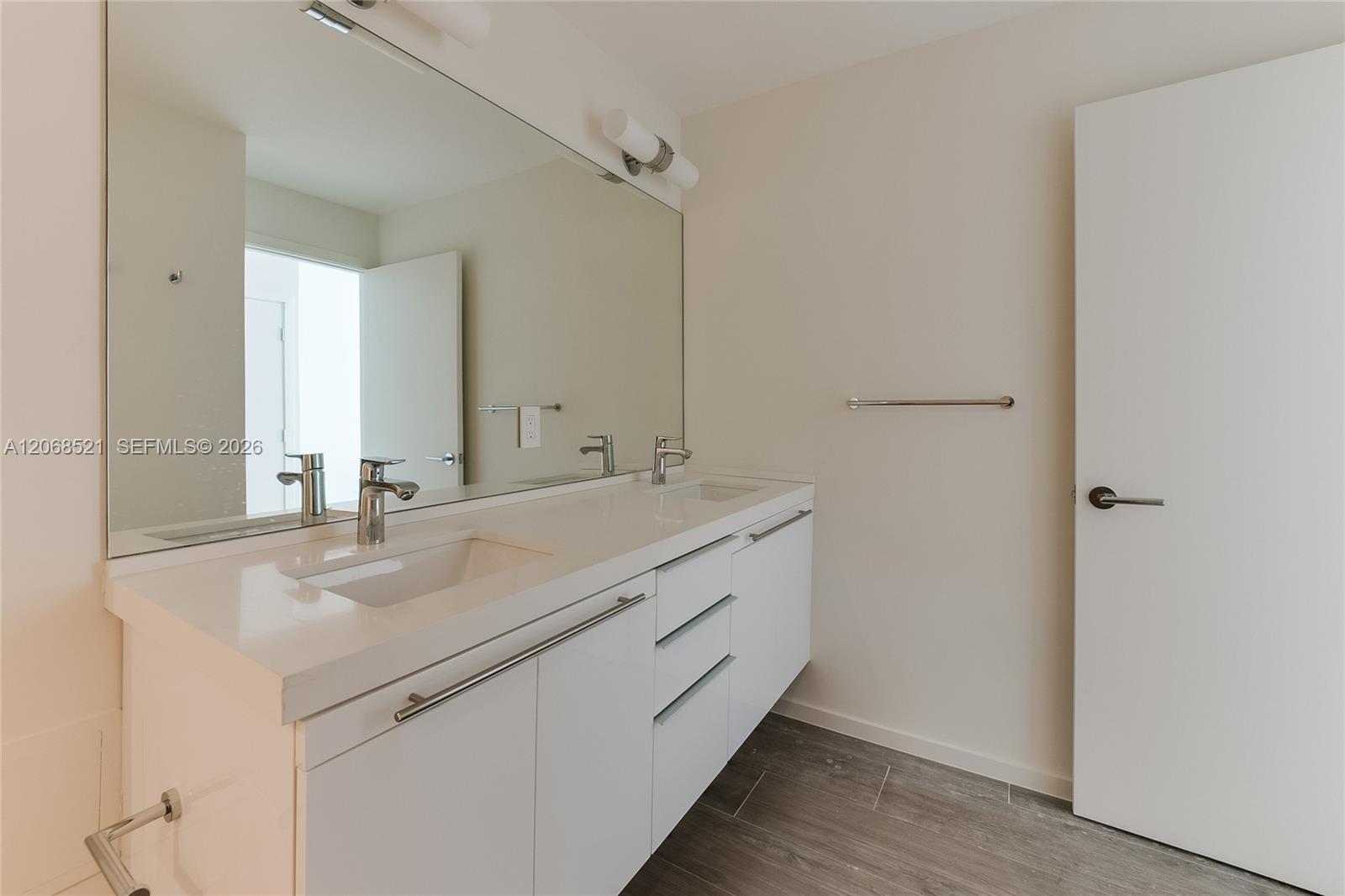11 Island Avenue 1111 Property Photo 17