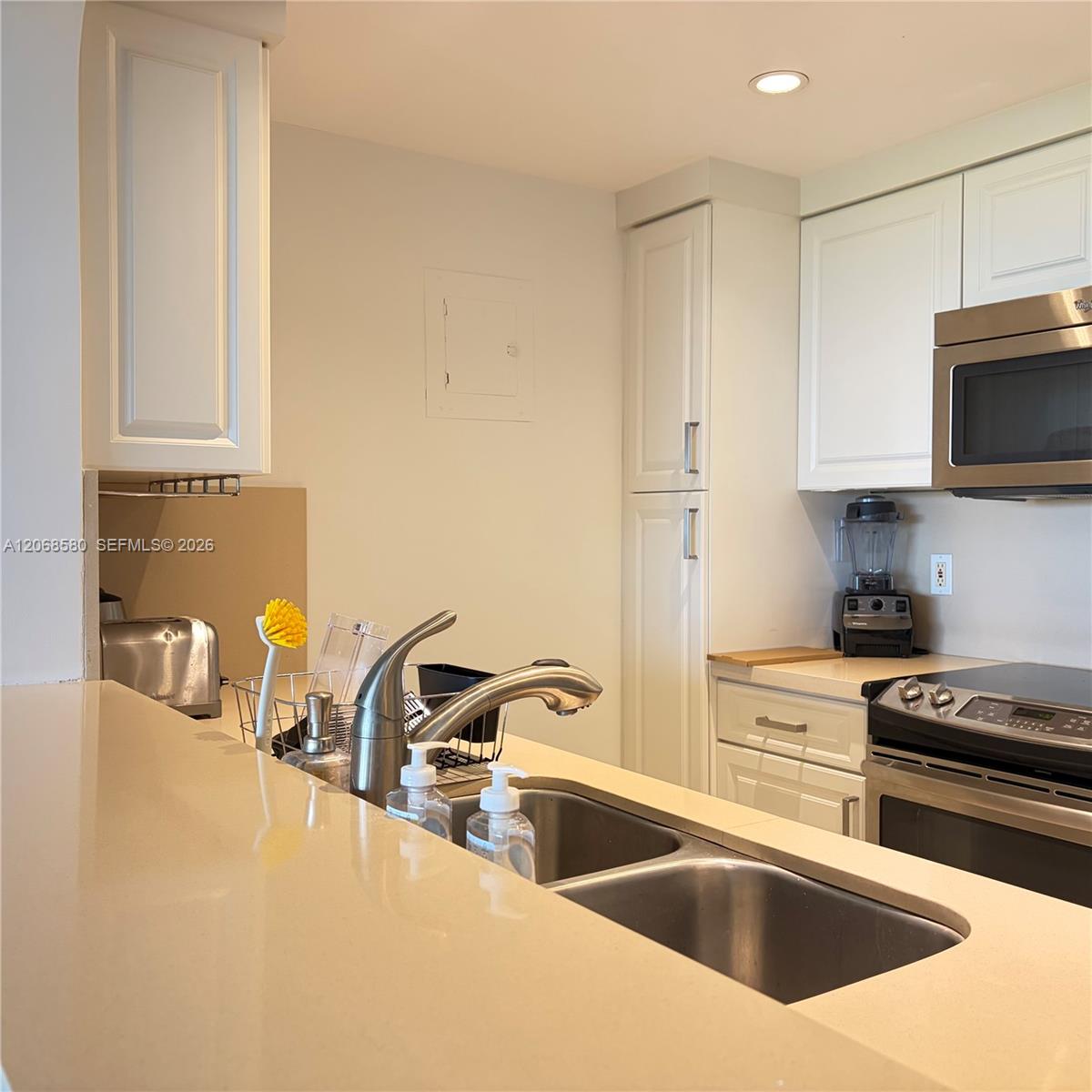 155 Ocean Lane Drive 702 Property Photo 18
