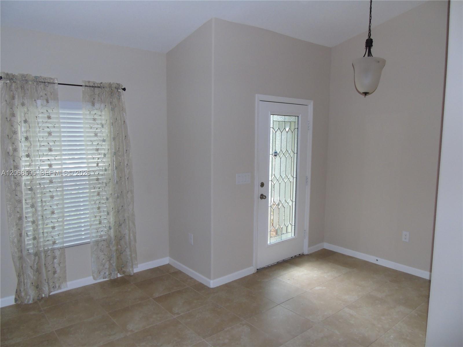 A12068595 Property Photo 4