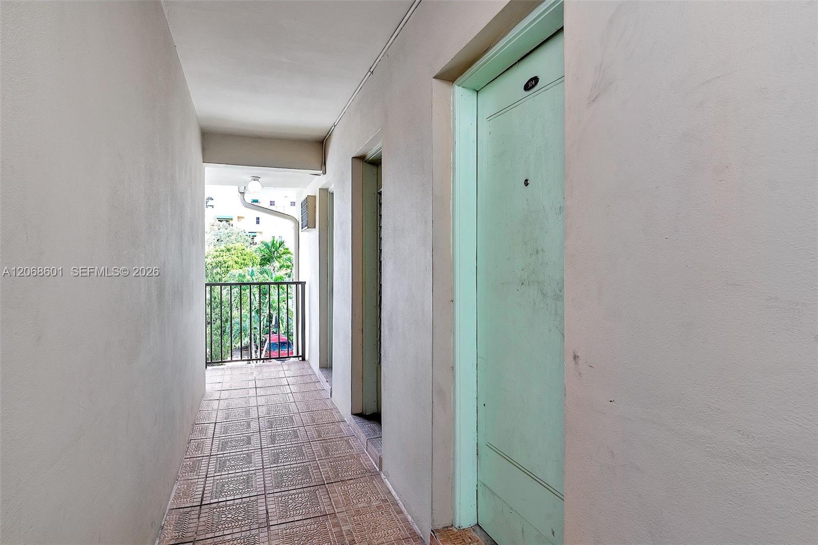 318 Majorca Avenue 304 Property Photo 4