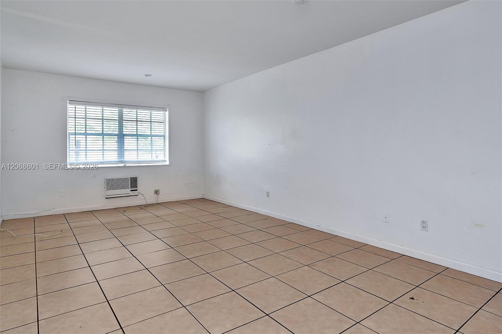 318 Majorca Avenue 304 Property Photo 6