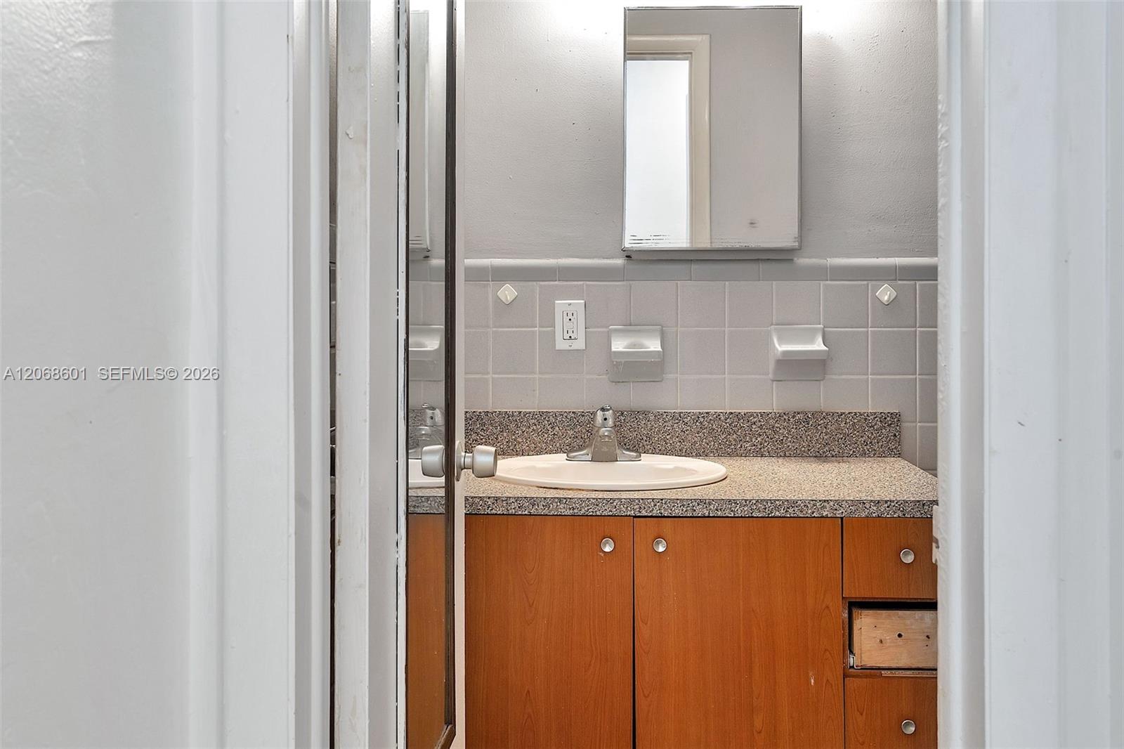 318 Majorca Avenue 304 Property Photo 17