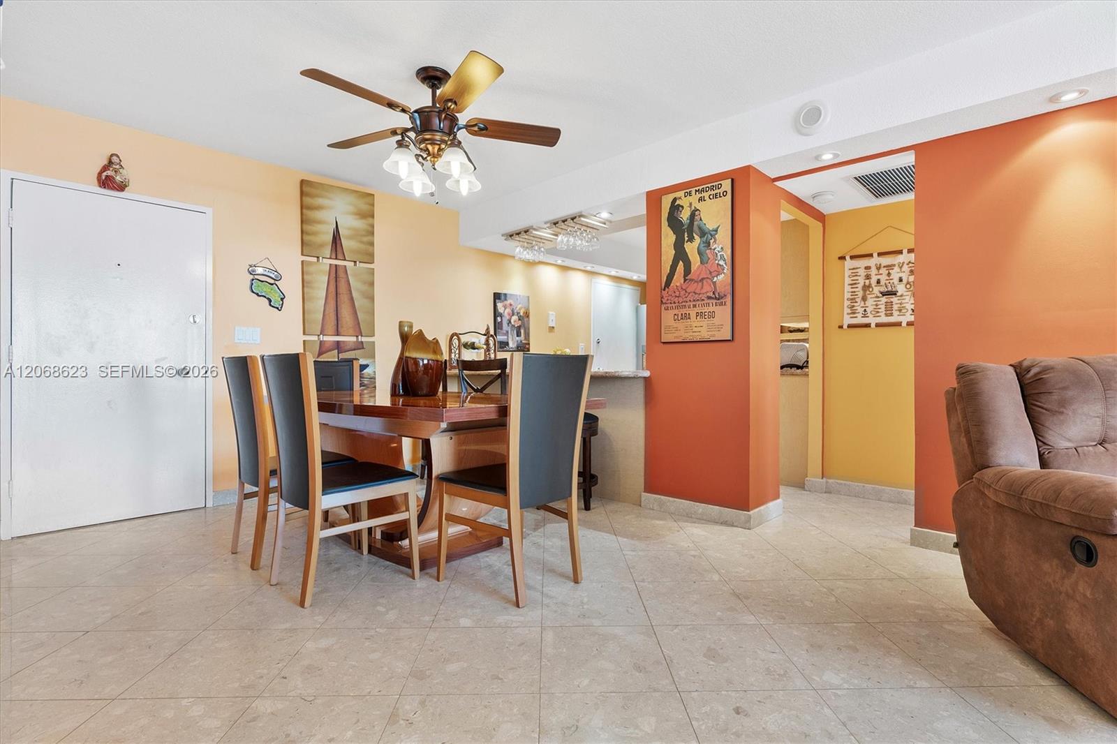 5555 Collins Avenue 10k Property Photo 4