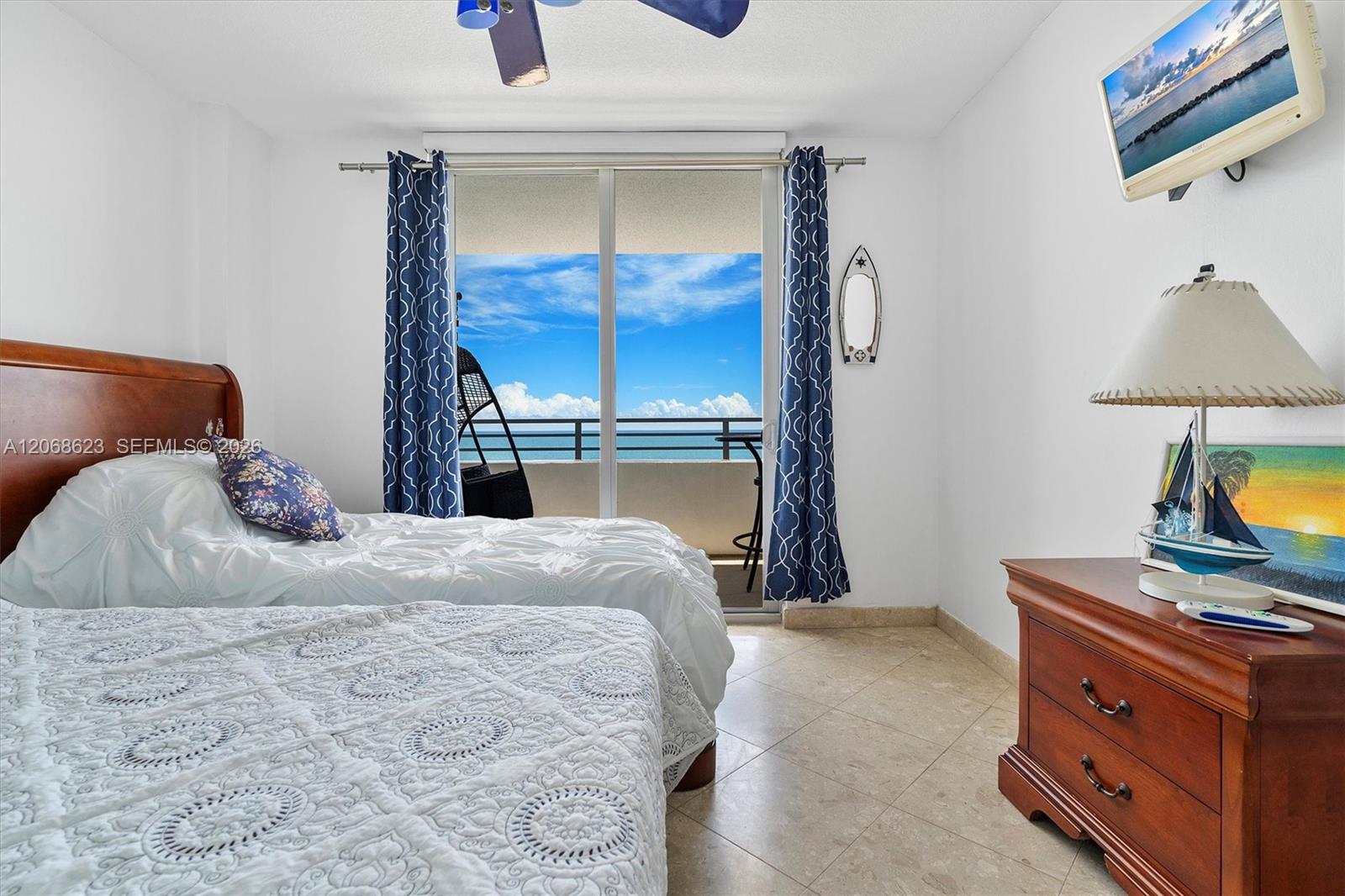 5555 Collins Avenue 10k Property Photo 9