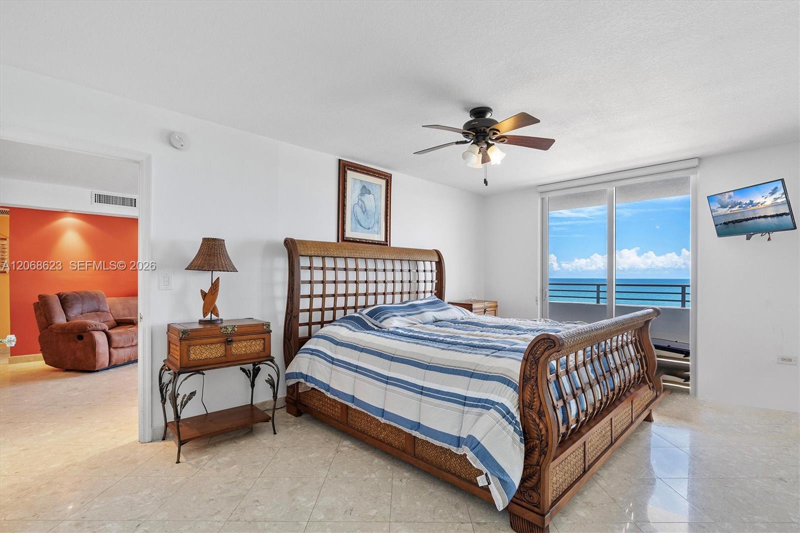 5555 Collins Avenue 10k Property Photo 11
