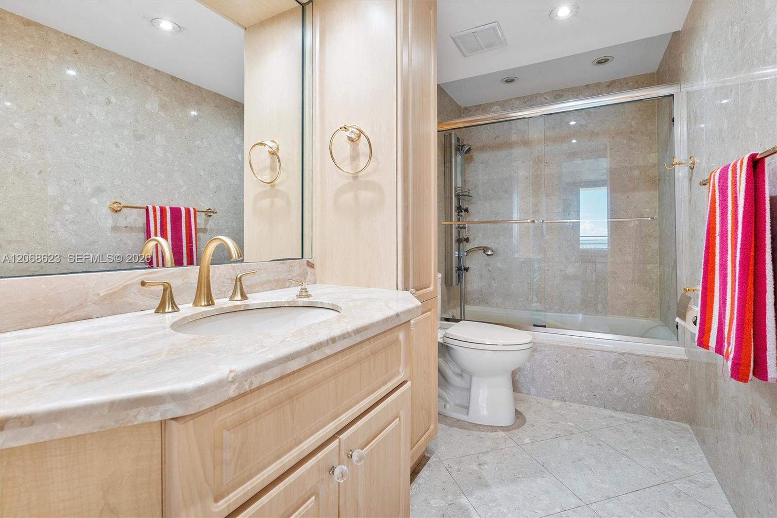 5555 Collins Avenue 10k Property Photo 12