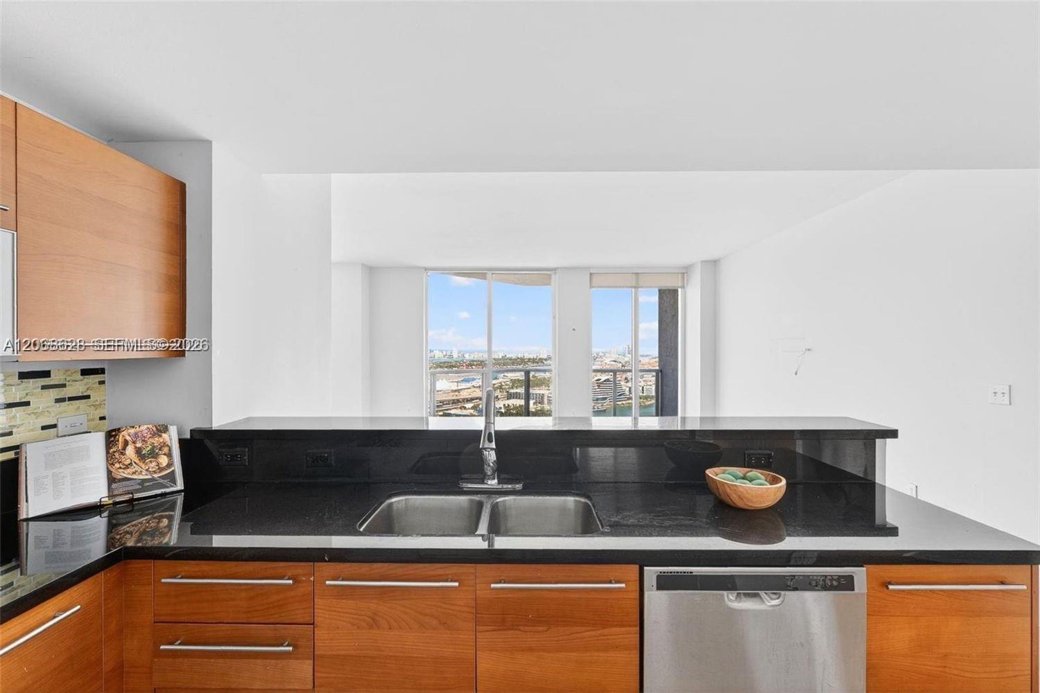 244 Biscayne Boulevard 3702 Property Photo 5