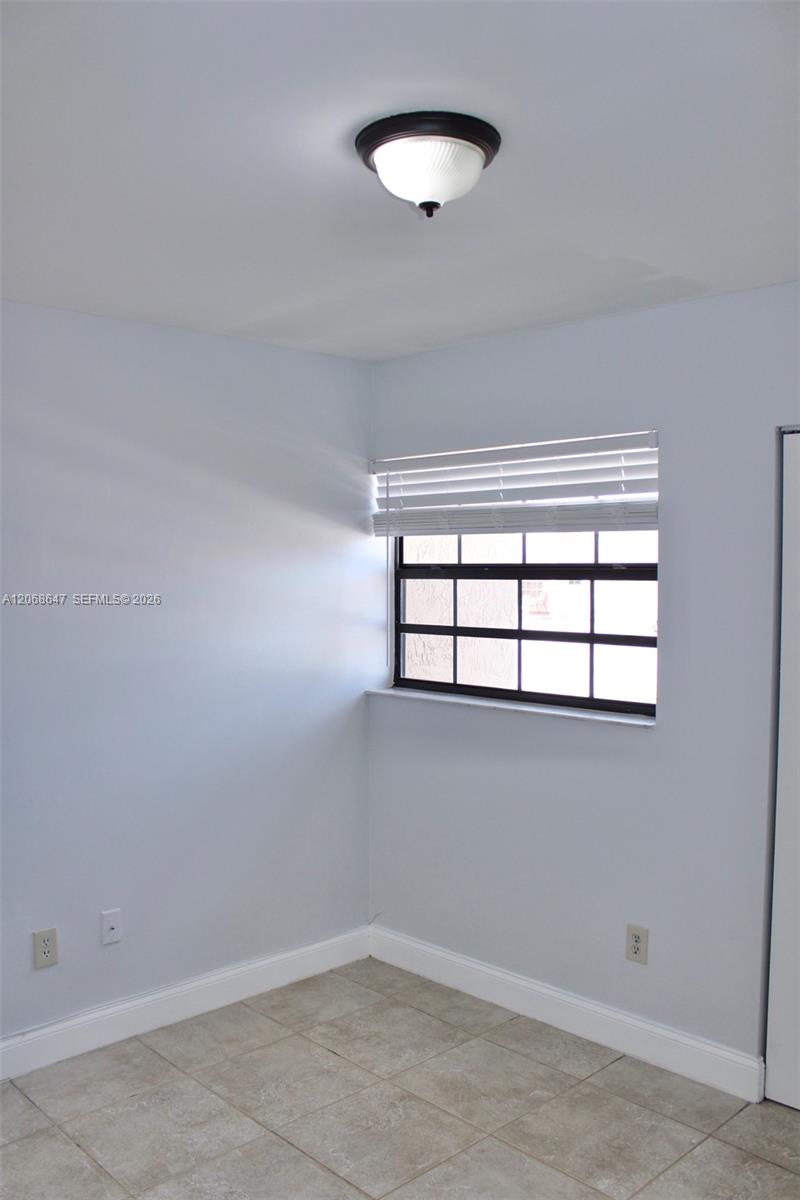 2728 W 74th Street 2728 Property Photo 5