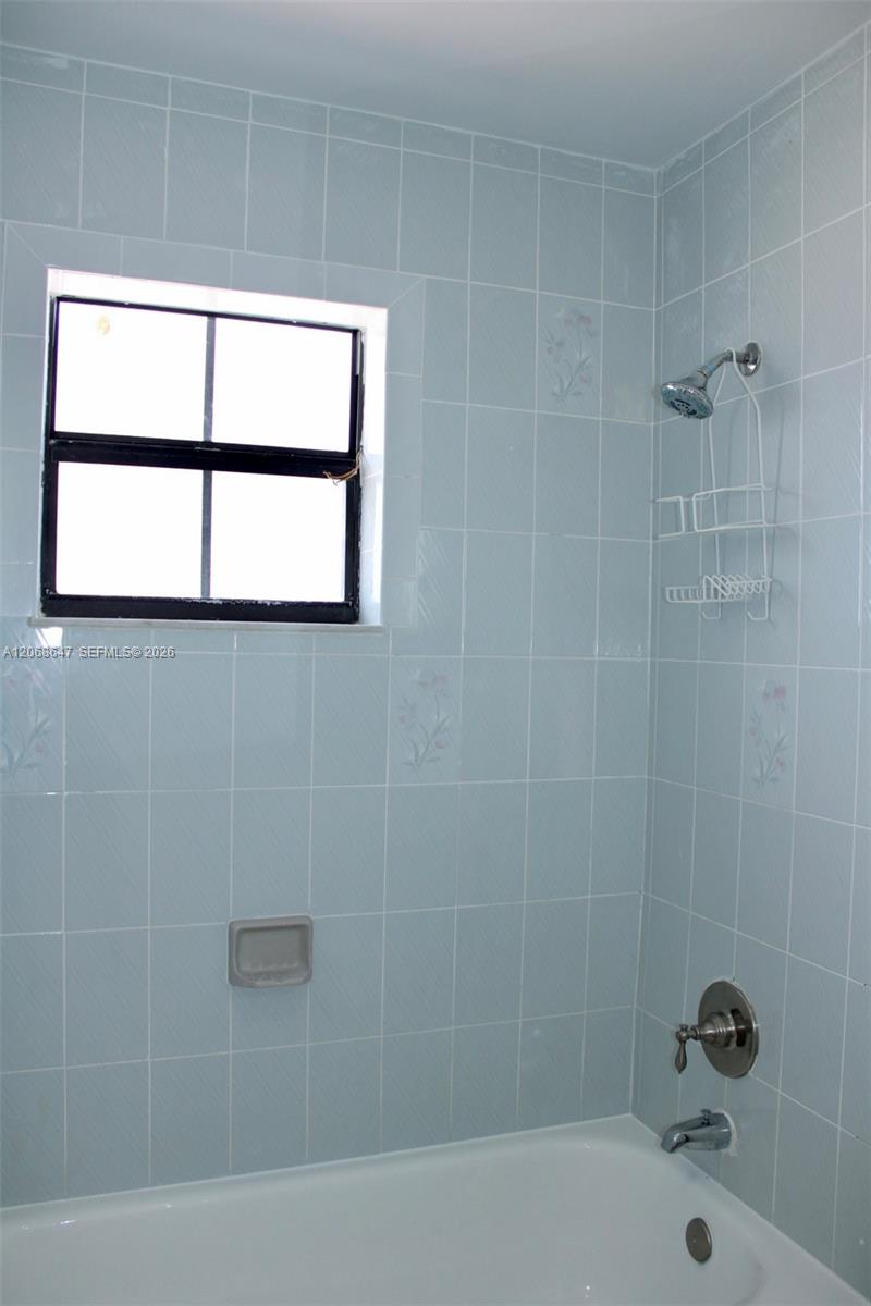 2728 W 74th Street 2728 Property Photo 7