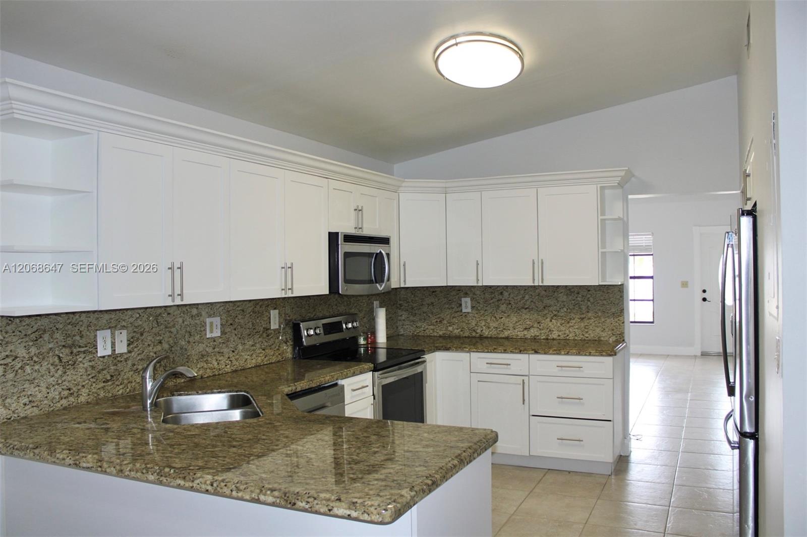 2728 W 74th Street 2728 Property Photo 8