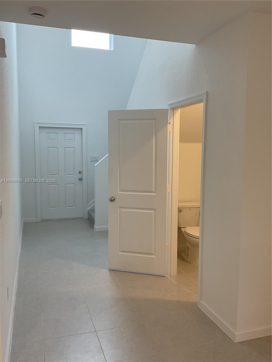5924 Nw Fairfox Way Property Photo 8