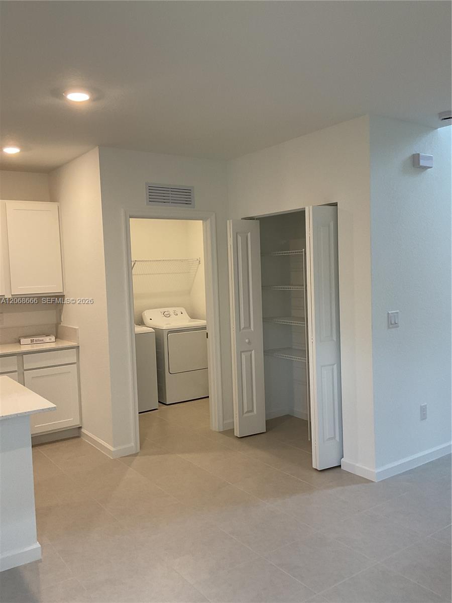 5924 Nw Fairfox Way Property Photo 11