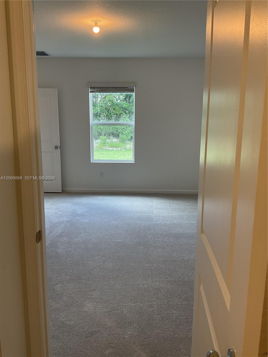 5924 Nw Fairfox Way Property Photo 16